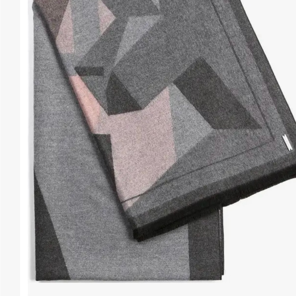 Soia and Kyo Geometric Gray and Pink Scarf NWT